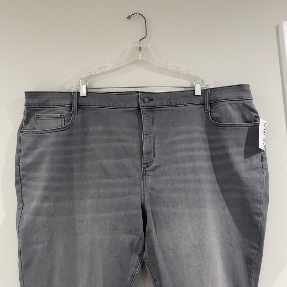 NWT Nine West Slimming High-Waisted Straight-Leg Crop Jeans - Gray, 28W Short - Picture 2 of 9